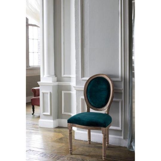 polgari elegans kerek hattamlas klasszikus kek barsony karpitos szek etkezoszek provanszi provence mediterran country elegans butor vintage konyha.jpg